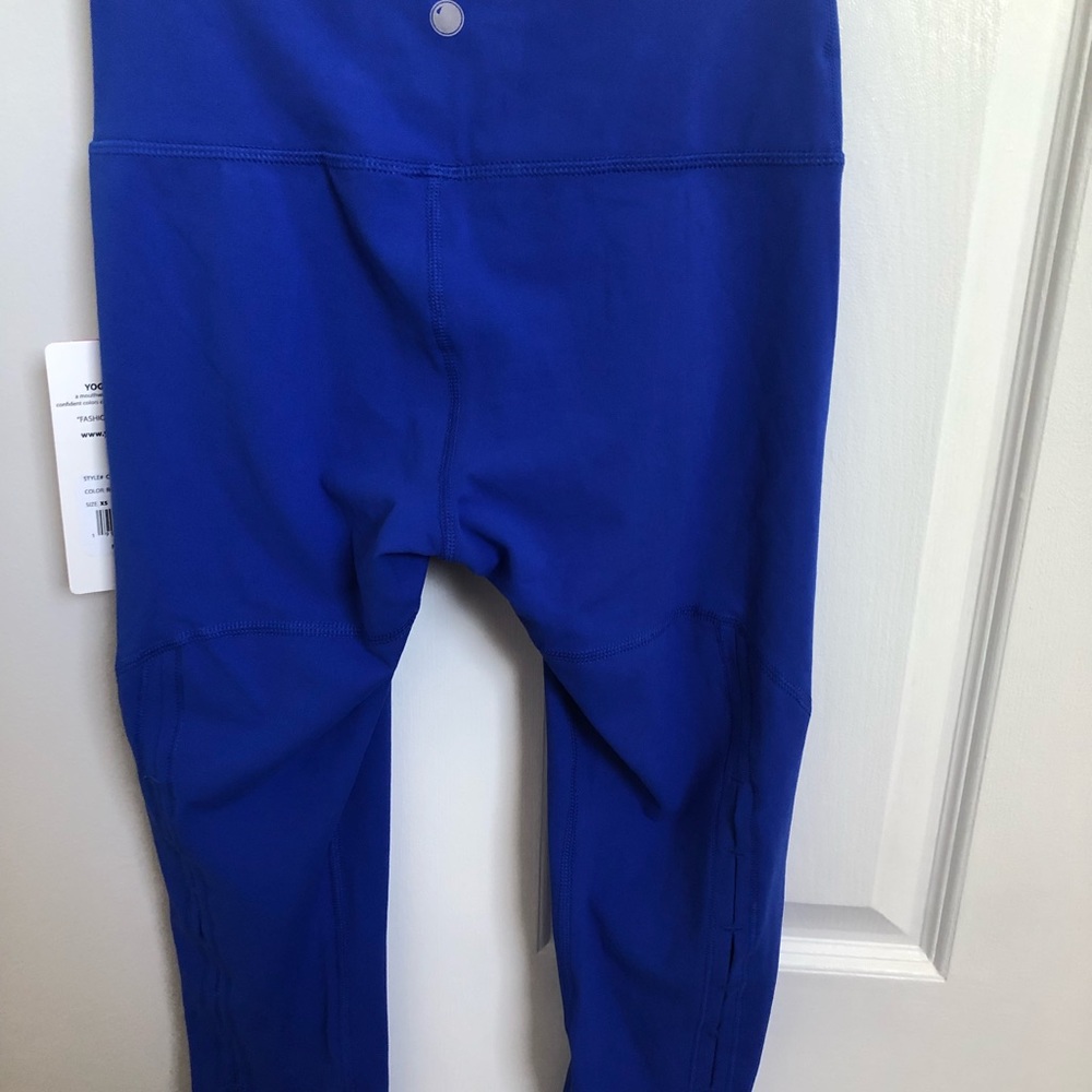 Yoga-Lic-Ious workout Capri leggings. - Picture 3 of 3